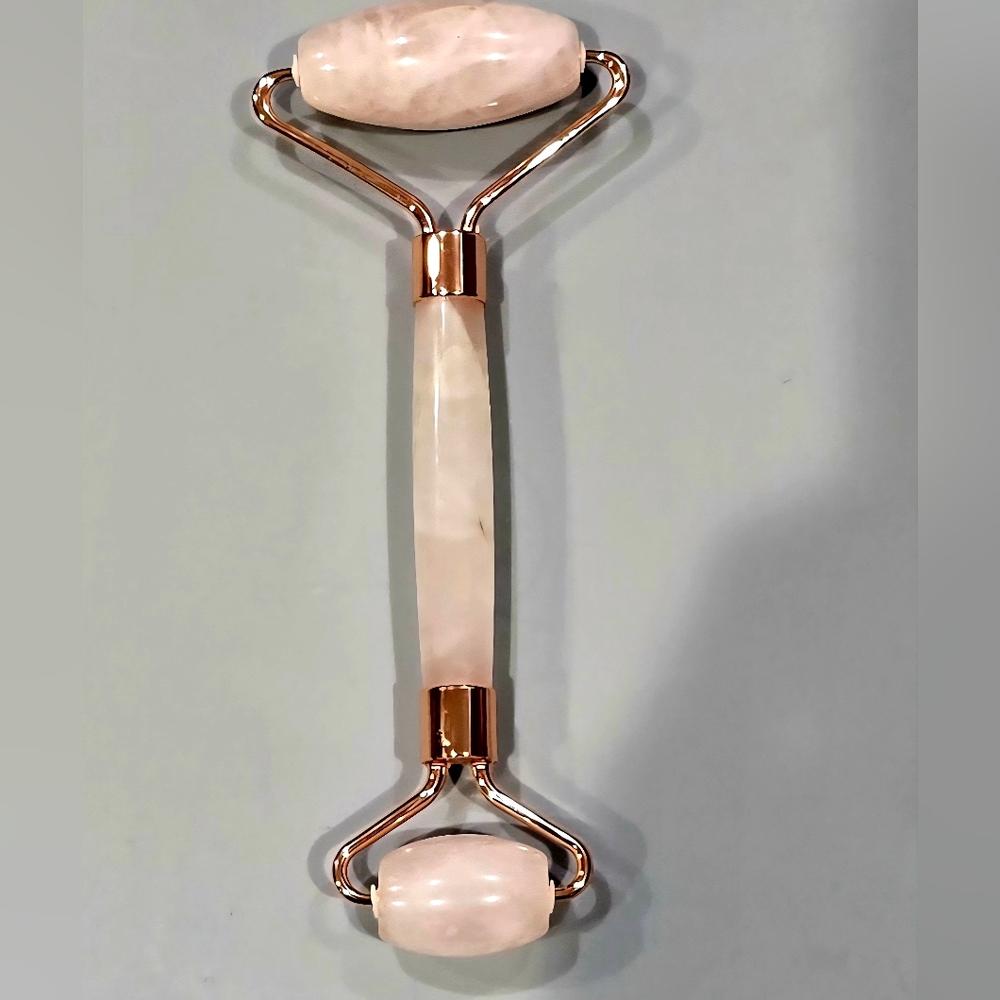 Rose Quartz Facial Roller New With Out Tags